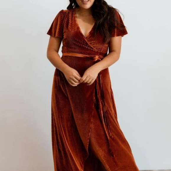 Asymmetrical Velvet Ribbed Dress - Picture 2 of 5